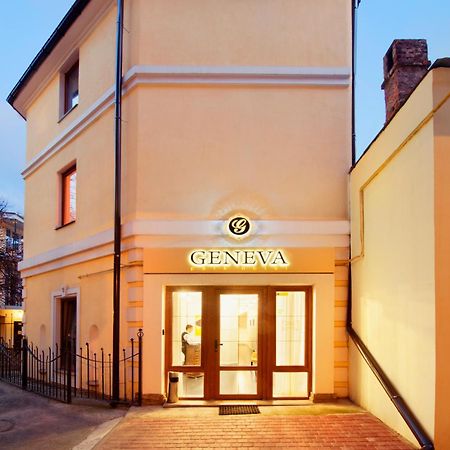 Geneva Park Hotel オデッサ エクステリア 写真