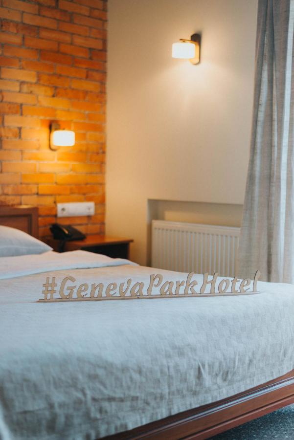 Geneva Park Hotel オデッサ エクステリア 写真