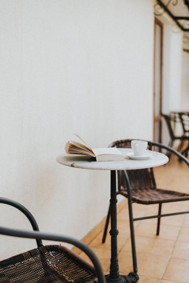 Geneva Park Hotel オデッサ エクステリア 写真