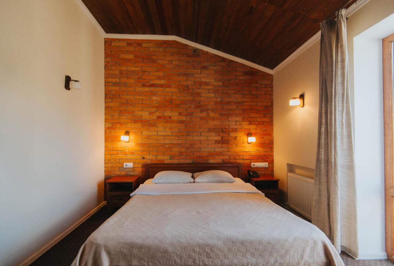 Geneva Park Hotel オデッサ エクステリア 写真