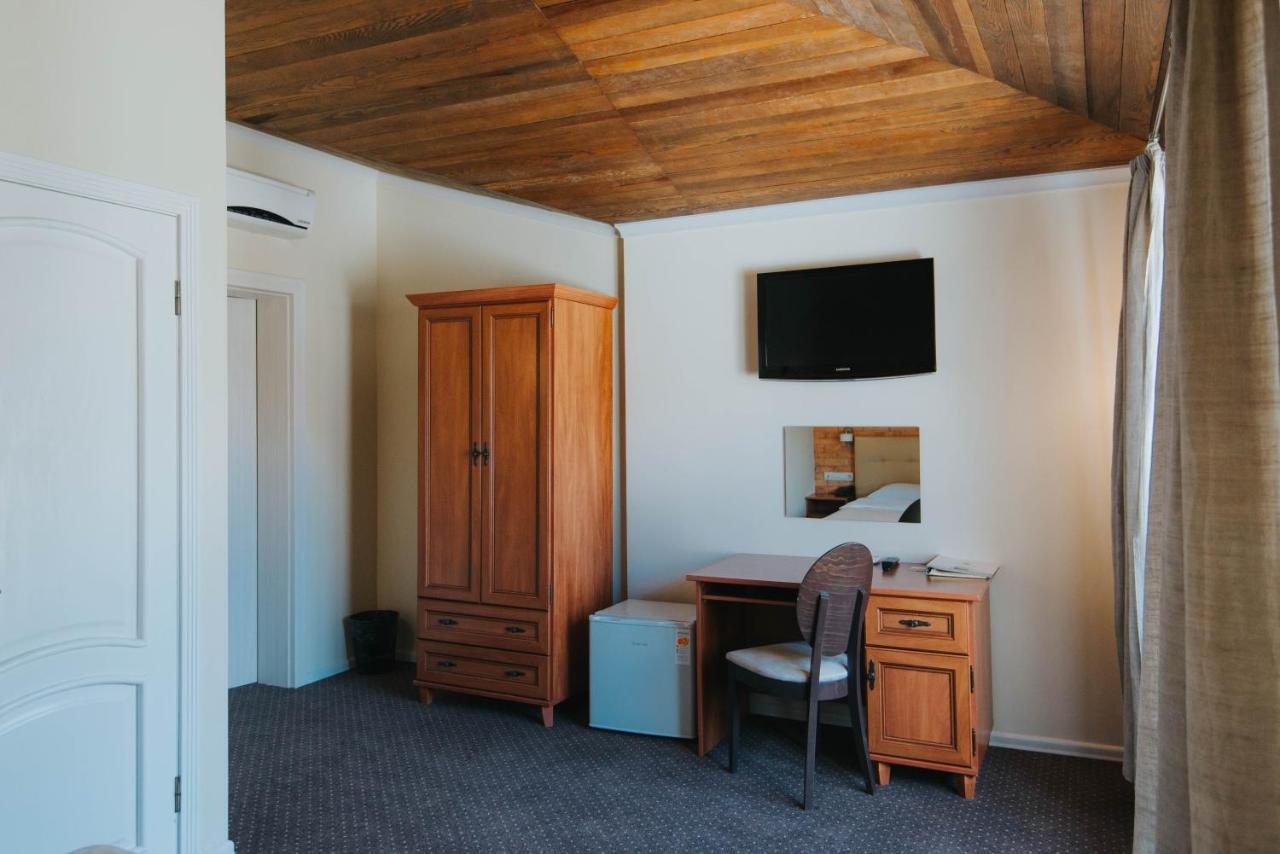 Geneva Park Hotel オデッサ エクステリア 写真