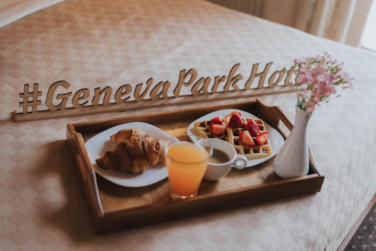 Geneva Park Hotel オデッサ エクステリア 写真