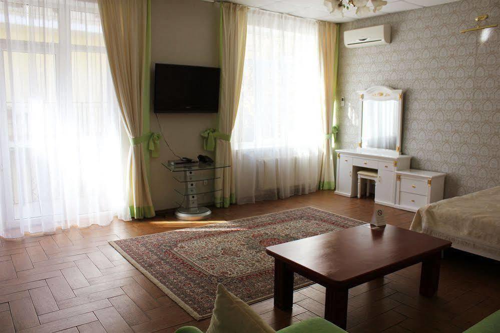 Geneva Park Hotel オデッサ エクステリア 写真